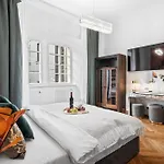 Old Town square appartment