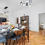 Old Town square appartment